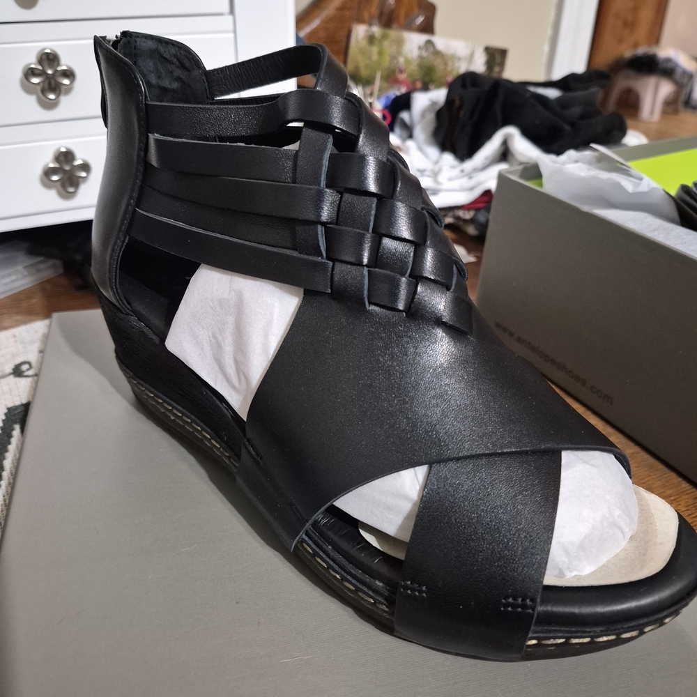 Antelope Tavi Black Women's Sandals